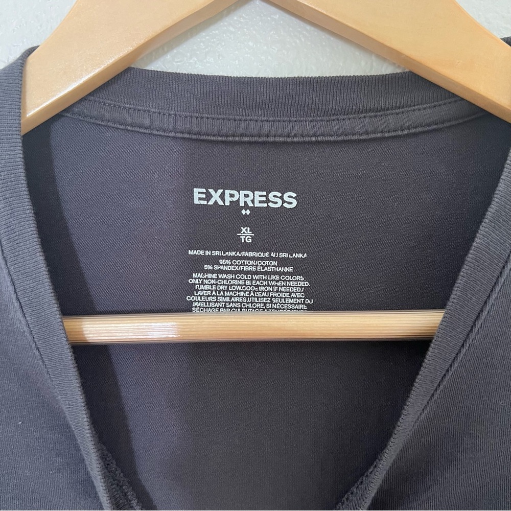 EXPRESS Stretchy Tee - Picture 2 of 2